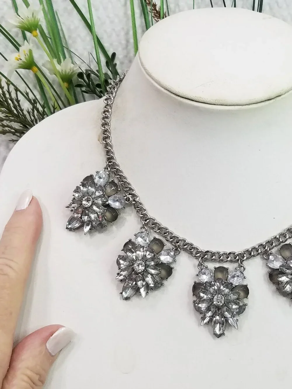 Clear White & Smoky Gray Crystal Floral Silver Tone Tile Bib Choker Necklace
